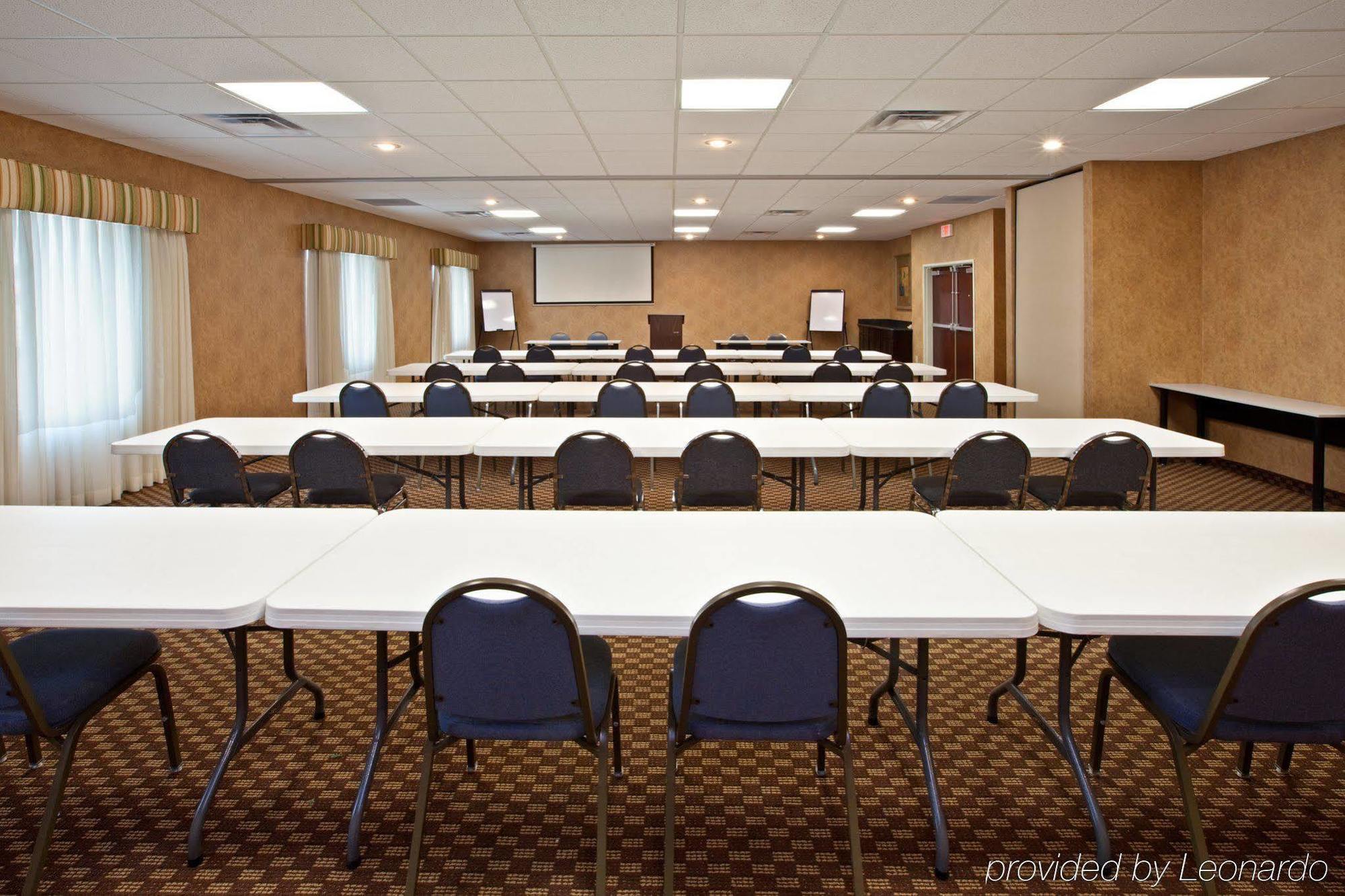 Holiday Inn Express Hotel & Suites Frankfort By Ihg Facilidades foto